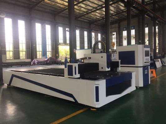La commande numérique par ordinateur de laser d'acier inoxydable a coupé la machine 3000W 12mm Raytools