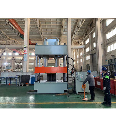 Chaîne de production de 500 de Ton Hydraulic Press Machines 4 pièces automobiles de colonne 1250mm